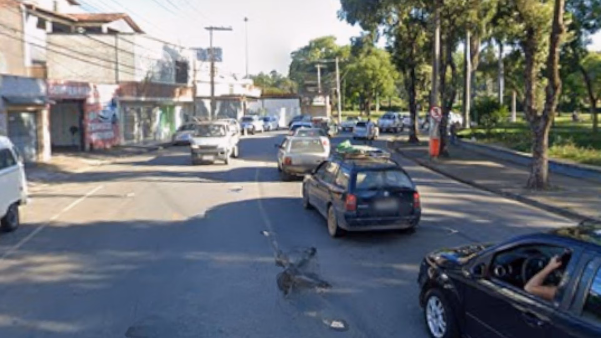 . Ao chegarem ao local, os militares encontraram o homem com ferimentos nos membros, compatíveis com agressão física. Ele foi socorrido e encaminhado para a Unidade de Pronto Atendimento (UPA) do bairro Canaã, onde recebeu atendimento médico.