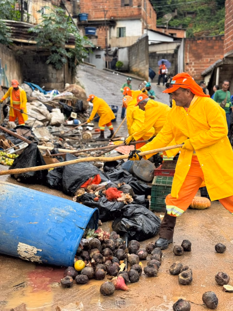 SUGESTÃO DE PAUTA: Após ocupação policial, Prefeitura de Ipatinga inicia ações de saúde, ordenamento e assistência social