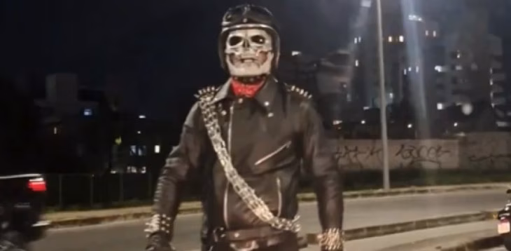 Mulher recebe ajuda de 'motoqueiro fantasma' vídeo assusta internautas; assista 