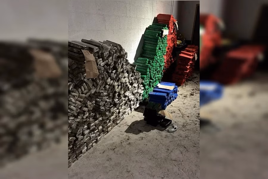 A droga havia sido transportada o estado do Paraná para Goiás, escondida em sacos de farinha.