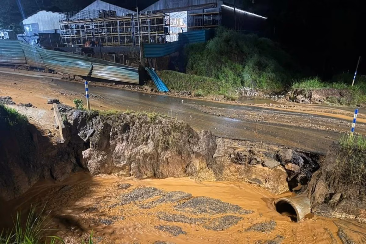 Após multa, prefeitura em MG suspende alvarás da Vale por vazamentos