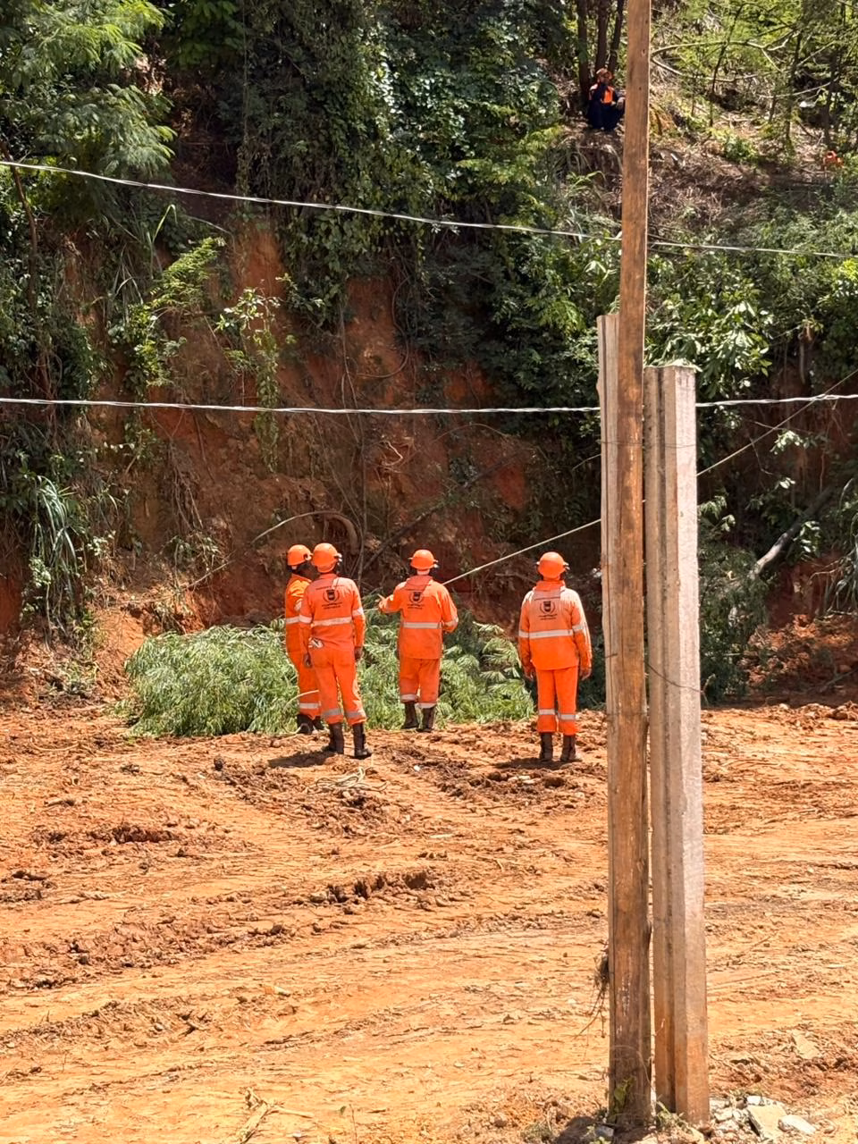 SUGESTÃO DE PAUTA: OPERAÇÃO RETOMADA - Força-tarefa da Prefeitura de Ipatinga segue intensa ao longo da semana na avenida Maanaim e no aglomerado Amazonita