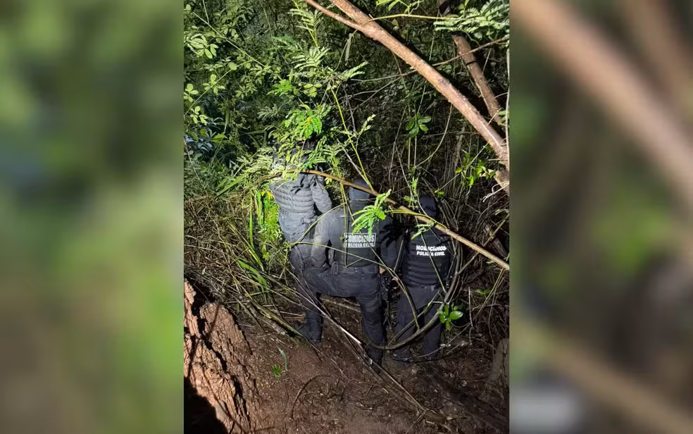 Policiais buscam o corpo da corretora Daiane Alves, em Caldas Novas