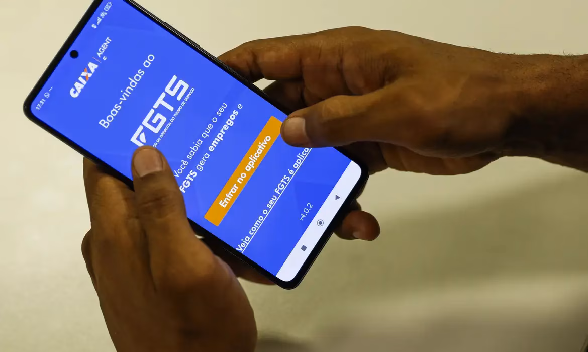 Valores, segundo a pasta, começam a ser depositados nesta segunda-feira (2). Ao todo, MTE informou que mais de 822 mil trabalhadores serão beneficiados.