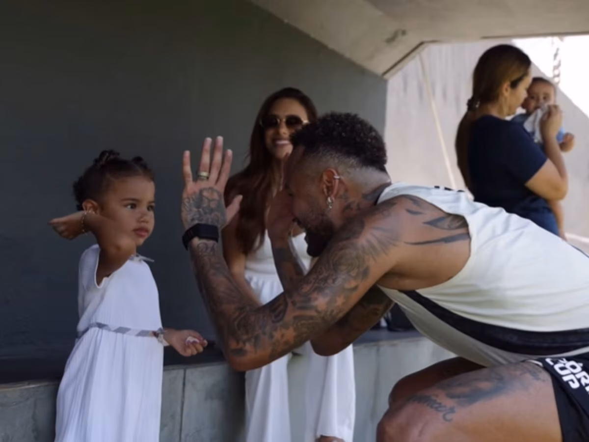 É o papai? Mavie aponta Neymar como “o mais legal” em brincadeira com Bruna Biancardi