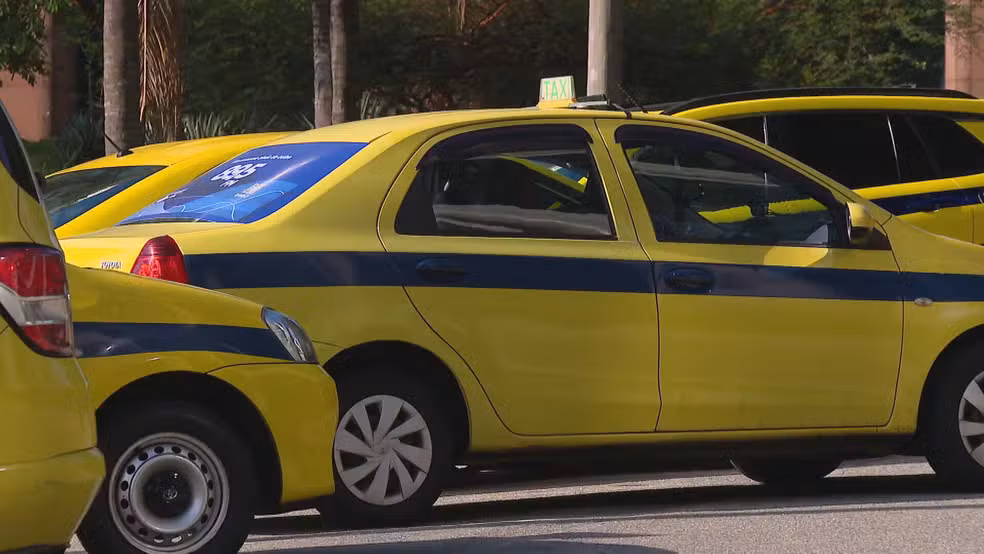 Táxis com mais de 10 anos de fabricação não podem circular no Rio