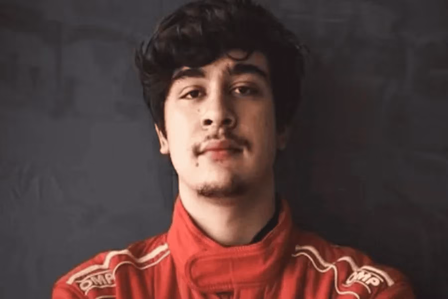 Jovem diz ter sido submetida a descargas elétricas por cerca de 10 minutos dentro de carro enquanto o ex-piloto ficava rindo