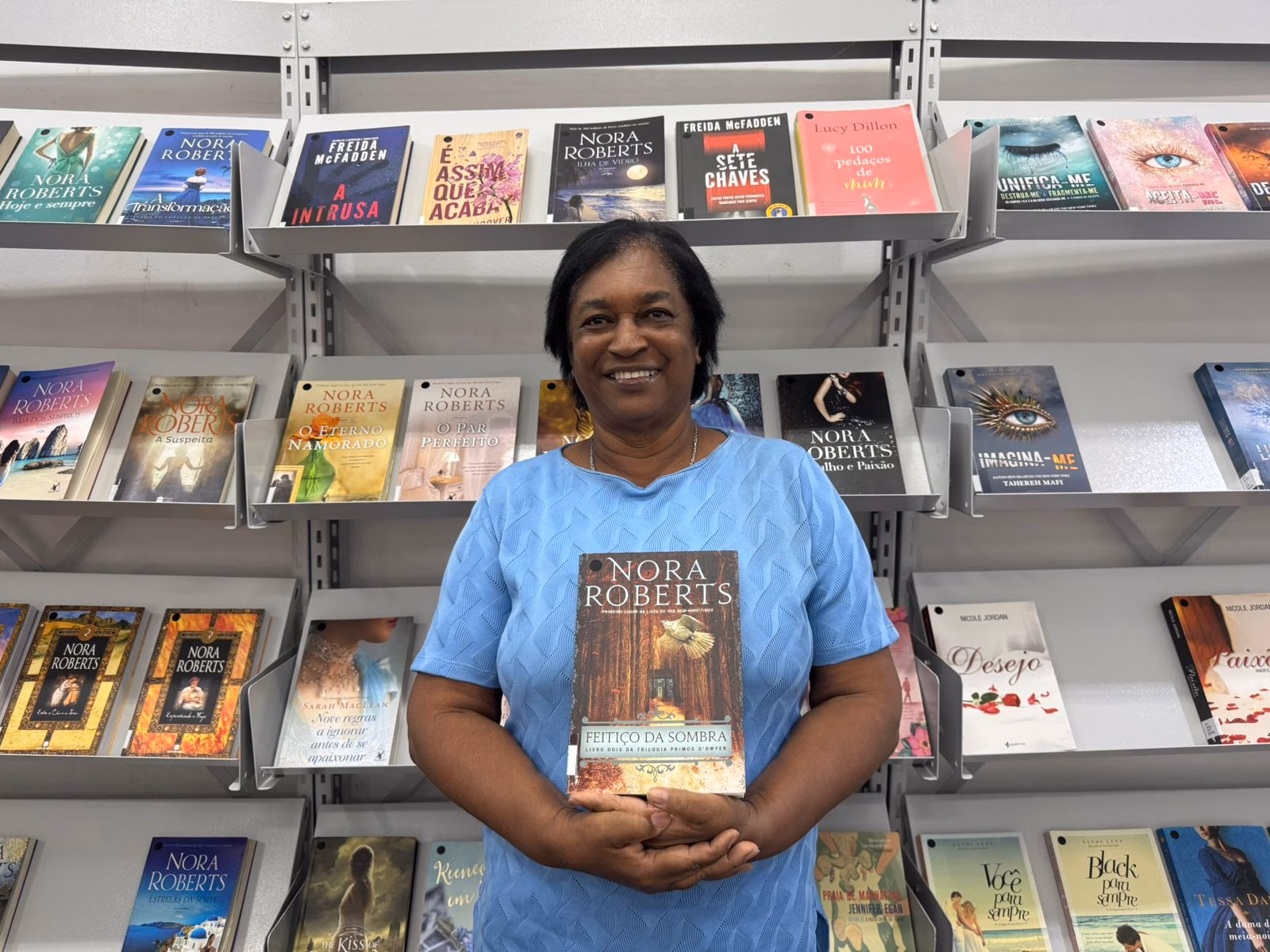 Dona Cotinha frequenta o espaço há mais de 40 anos. 