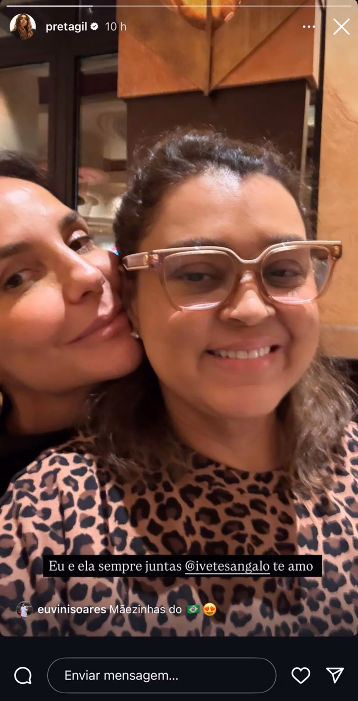 Ivete Sangalo homenageia Preta Gil e canta Sinais de Fogo em Salvador