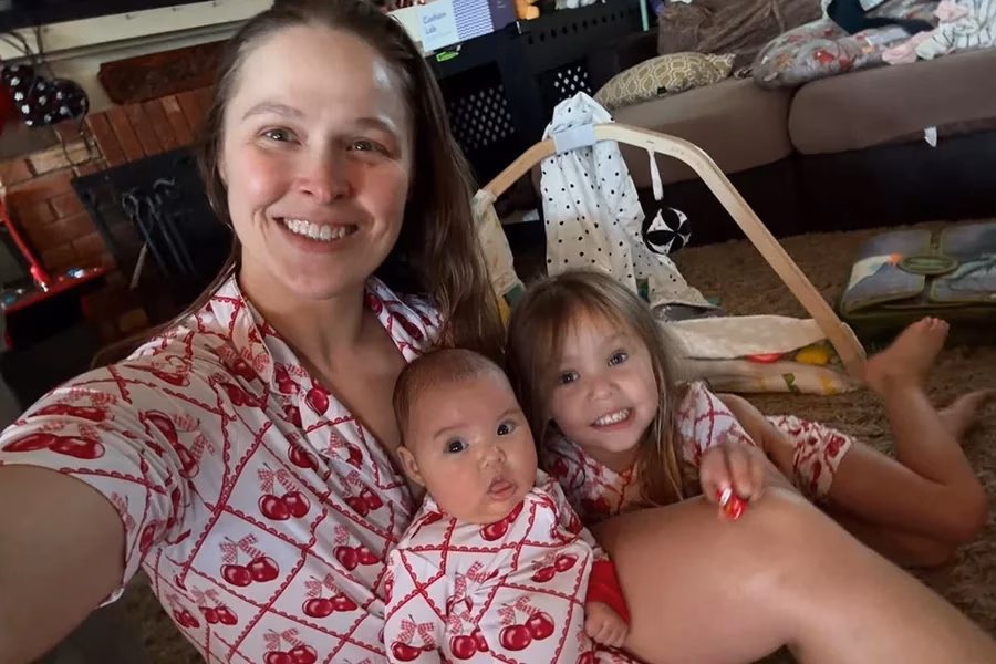 A lutadora tem duas filhas: La’akea Makalapuaokalanipō Browne, nascida em 2021, e Liko’ula Pā’ūomahinakaipiha Browne, nascida em 2025