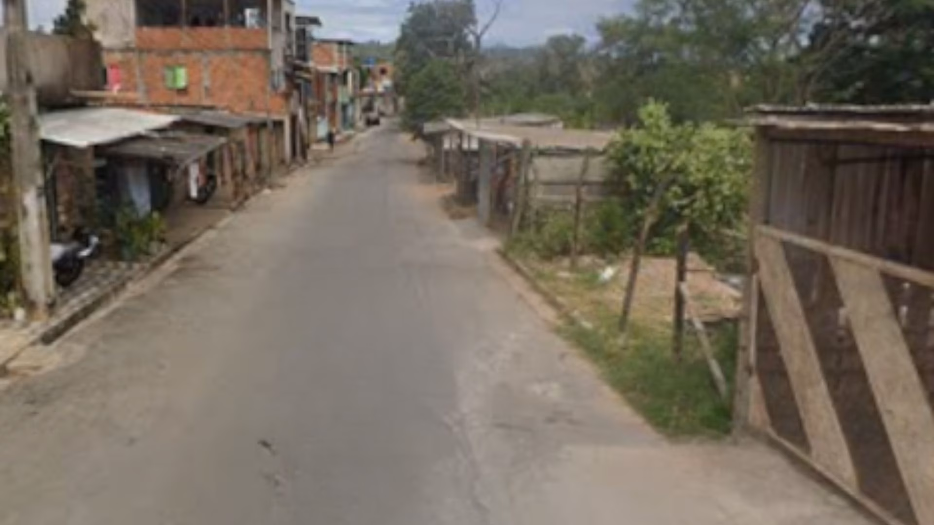 A identificação oficial de Isaías foi confirmada por uma testemunha que acompanhou o trabalho da Polícia Militar. Em seguida, o corpo foi removido por uma funerária e levado ao Posto Médico Legal (PML).