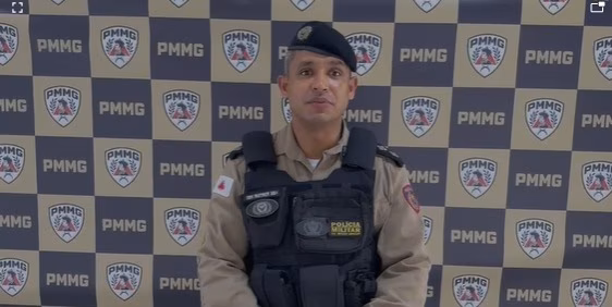 Durante rastreamento, os militares localizaram o suspeito em uma residência na própria Avenida Londrina. Ao ser abordado, ele negou a autoria do crime, mas familiares o reconheceram nas imagens e confirmaram que a bicicleta e as roupas usadas na ação eram de sua posse.