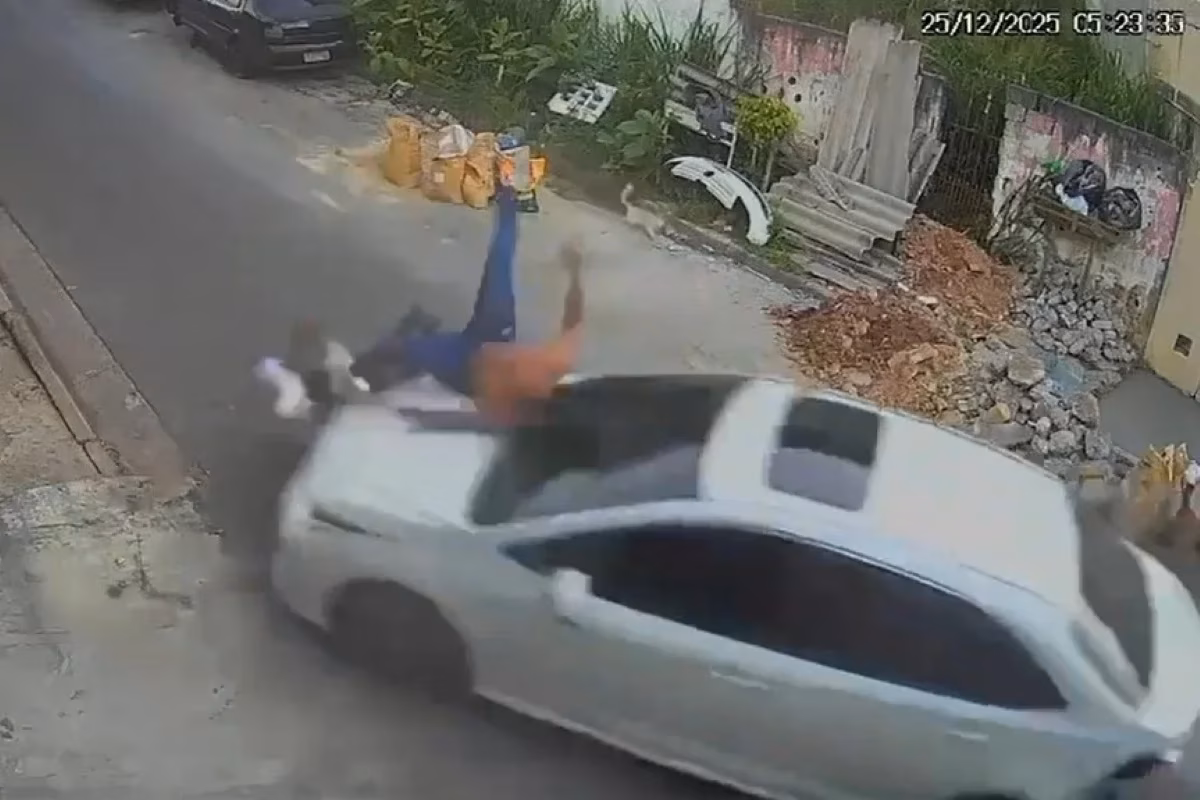 Aline Santos tem 36 anos e está em seu 2º mandato na Câmara de Embu das Artes. A vereadora atropelou o namorado após levar chutes e socos