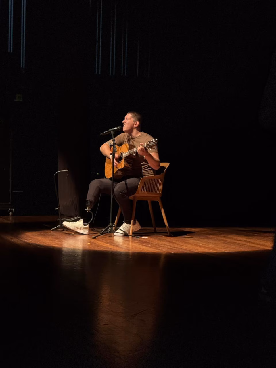 SUGESTÃO DE PAUTA - Palestrantes emocionam educadores com lições de superação e recomeço em aulas inaugurais em Ipatinga