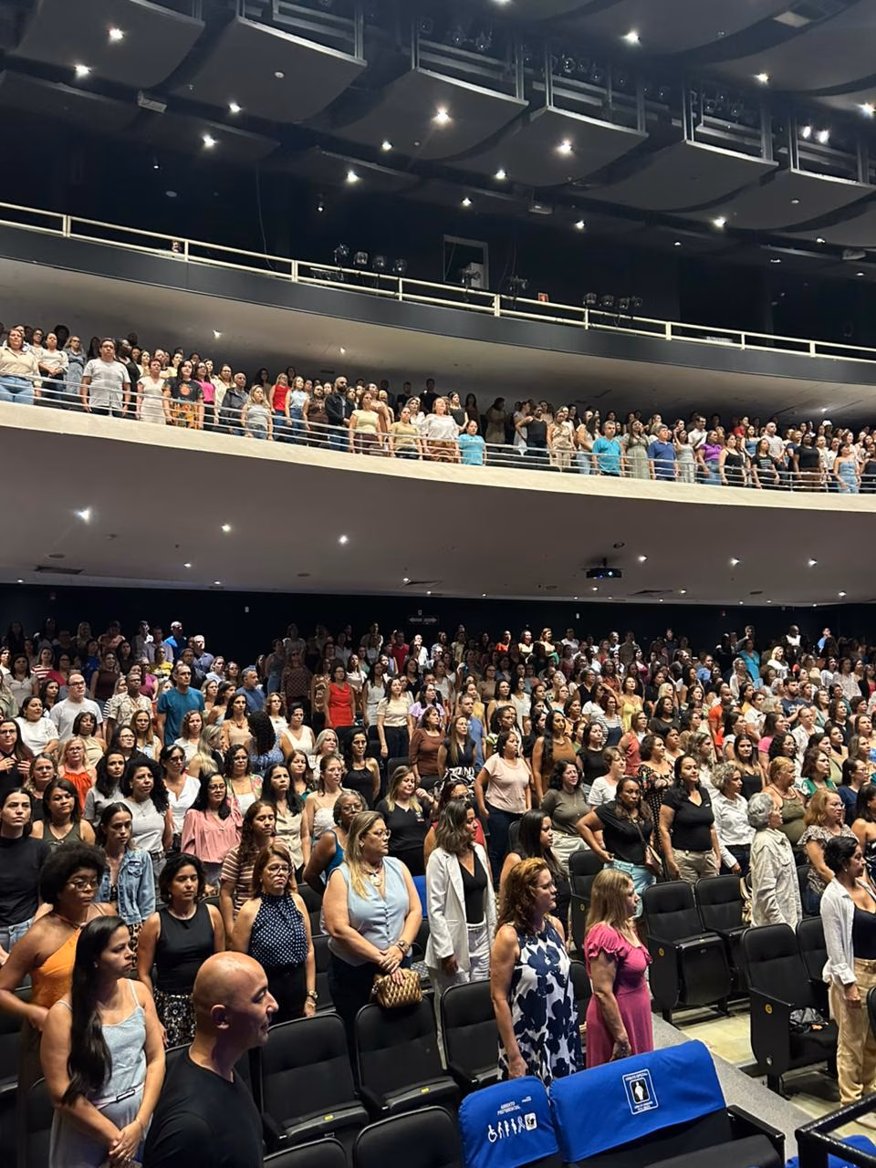 SUGESTÃO DE PAUTA - Palestrantes emocionam educadores com lições de superação e recomeço em aulas inaugurais em Ipatinga