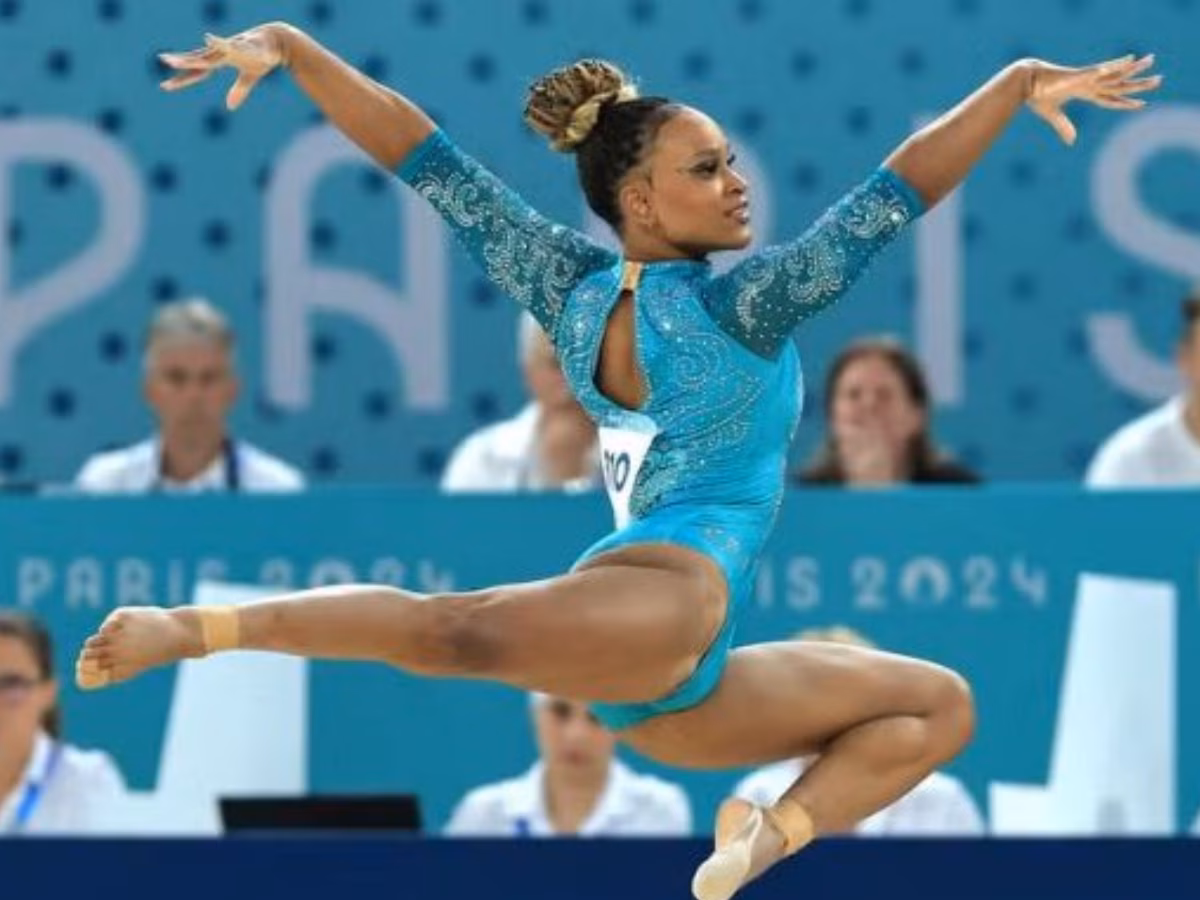 Rebeca Andrade representará o Brasil no Desfile da Bandeira Olímpica dos Jogos de Inverno