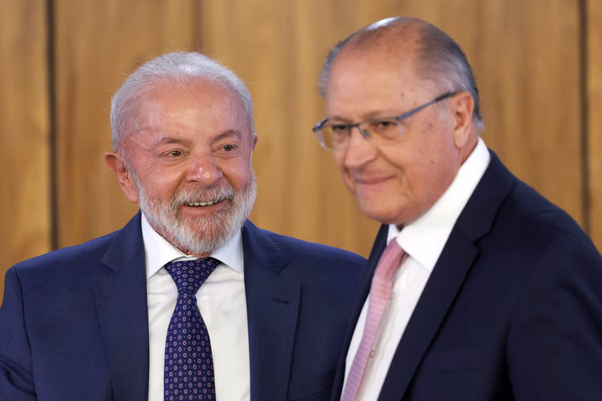 O presidente da República, Luiz Inácio Lula da Silva, e o vice-presidente, Geraldo Alckmini, durante assinatura da medida provisória (MP) Brasil Soberano., no Palácio do Planalto