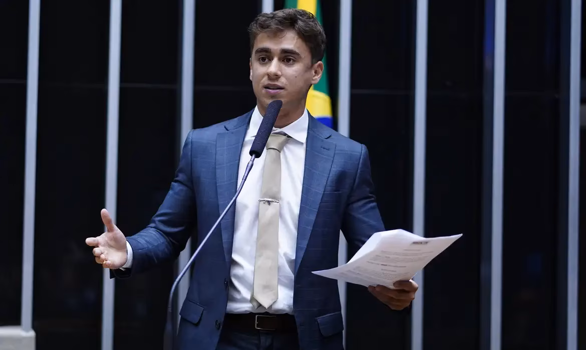 O deputado se manifestou nas redes sociais. 