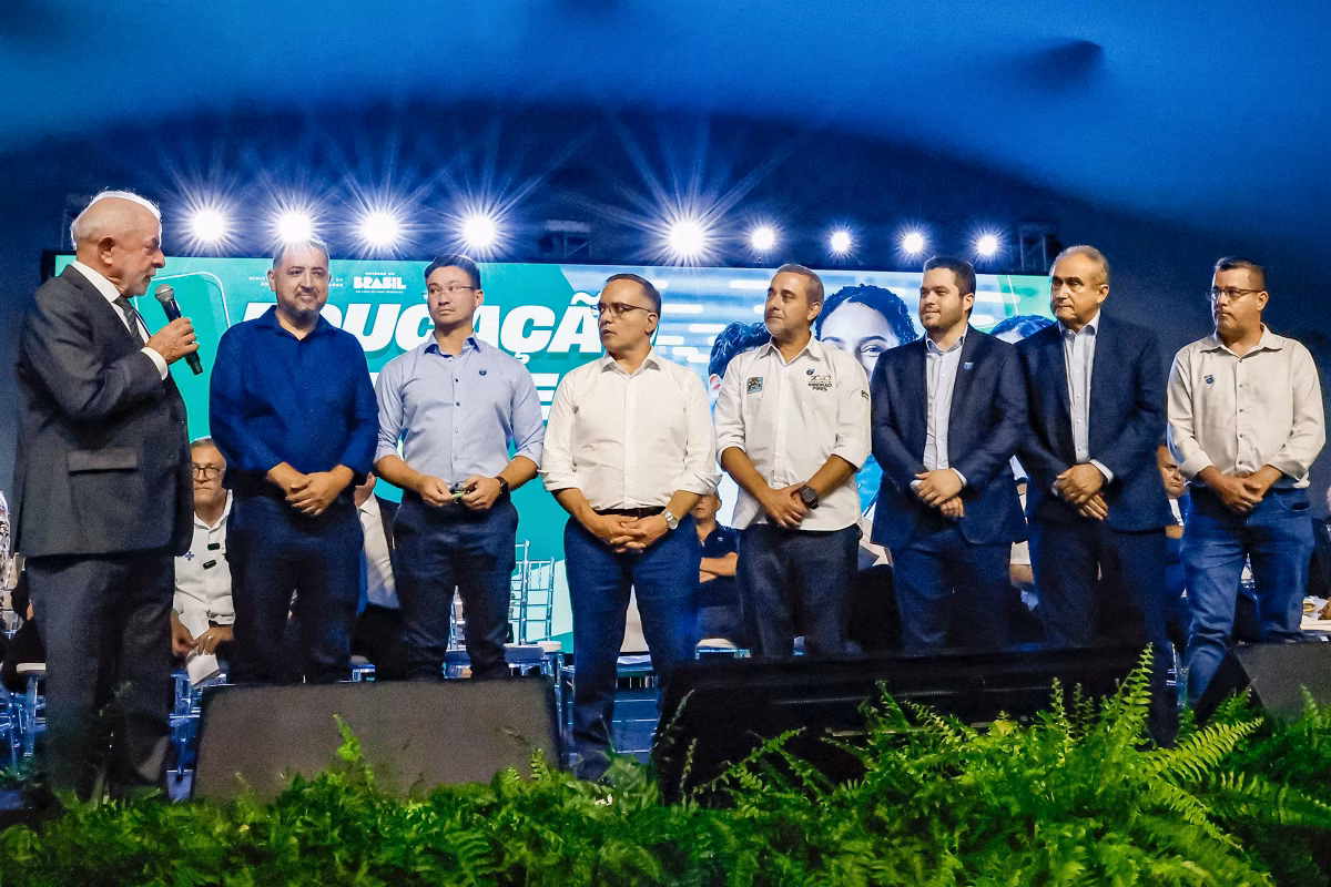 Presidente Lula participa de evento com prefeitos de municípios de SP