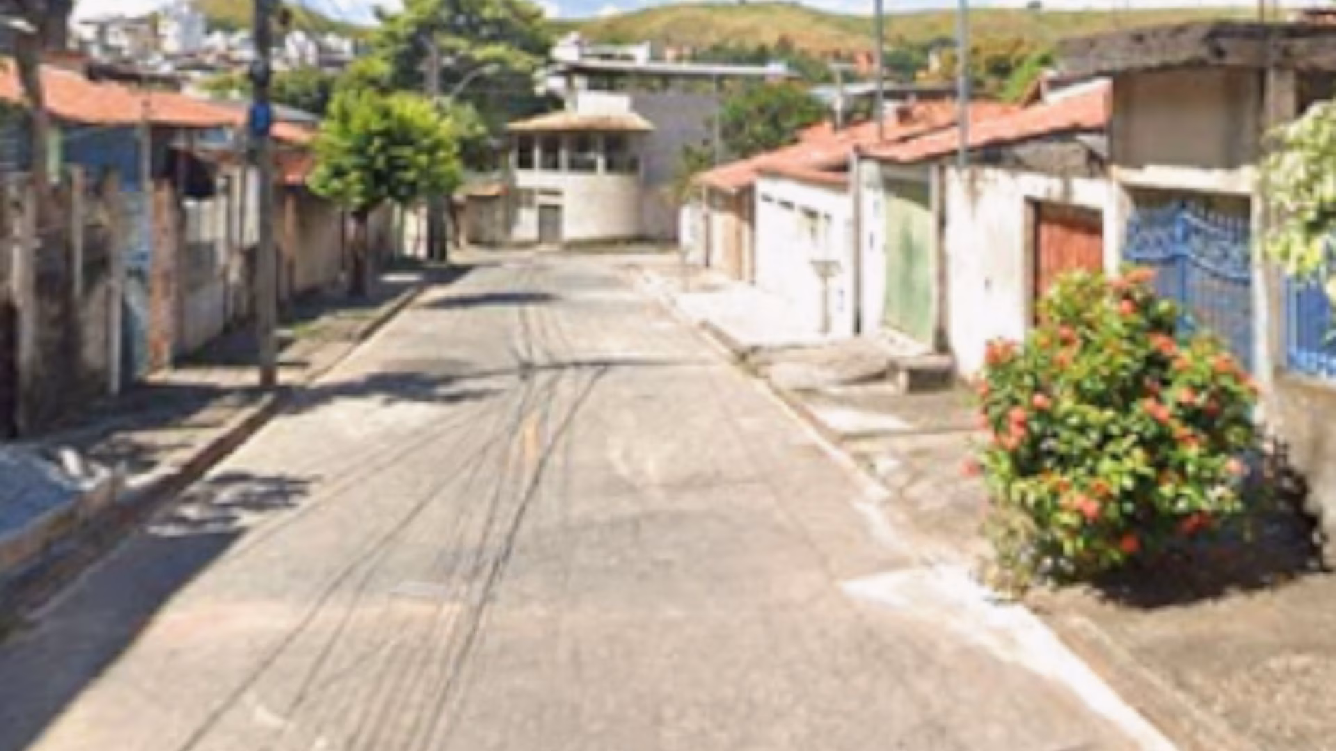 Ela estava consciente e orientada, mas apresentava sinais de embriaguez. Mesmo ferido, o homem preferiu não detalhar as circunstâncias do crime e recusou atendimento inicial do Serviço de Atendimento Móvel de Urgência (Samu).