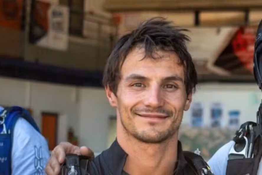 Pierre Wolnik foi campeão mundial de wingsuit em 2022 e 2024 e era um dos favoritos na edição deste ano