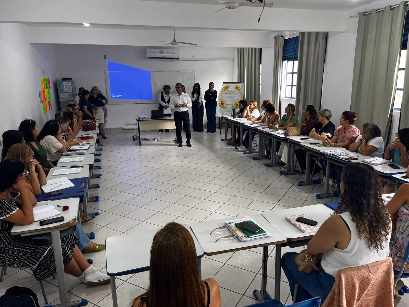 11.02 - Release PMT - Secretaria de Educação promove reunião sobre Resolução 44 do CME