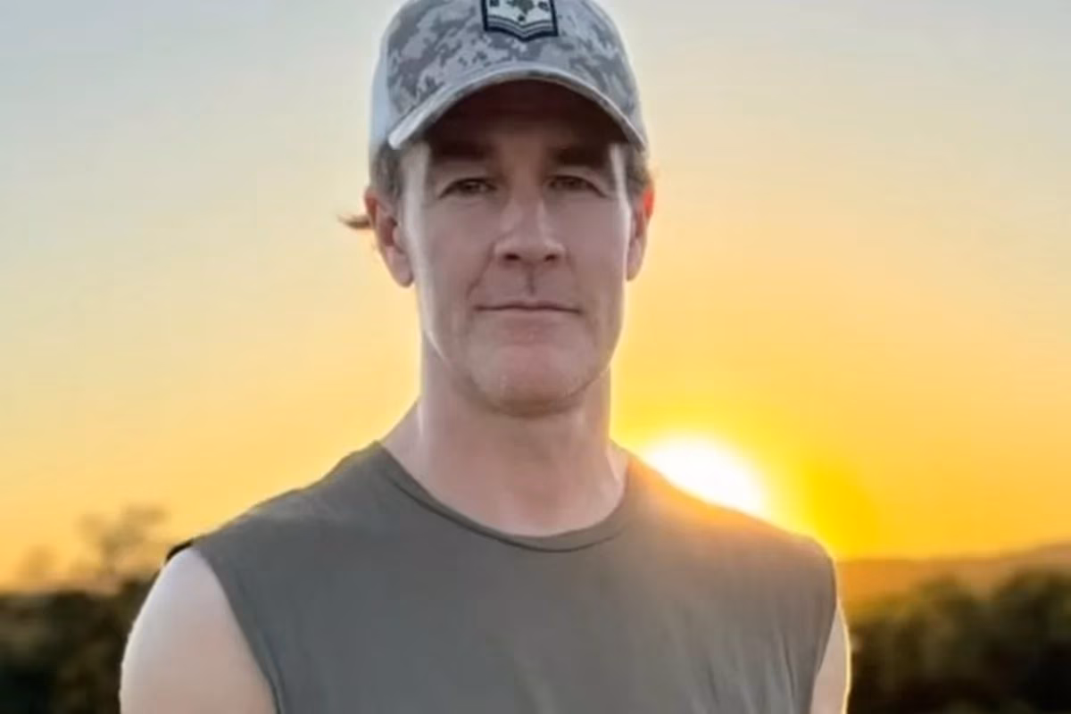 Ator divulgou diagnóstico de câncer colorretal em 2024. Ele tinha cerca de 20 anos quando estrelou série adolescente que se tornou fenômeno na TV americana.