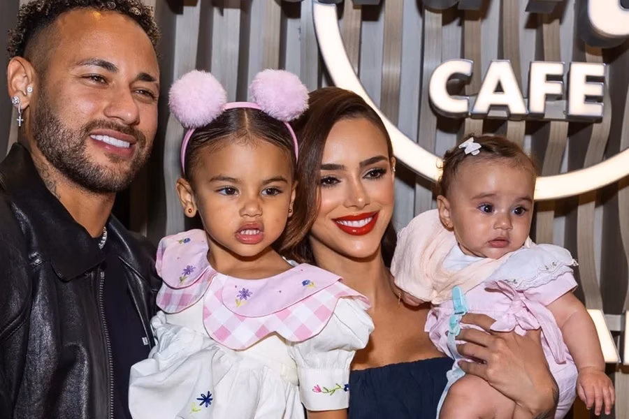 Bruna Biancardi fez um desabafo nas redes sociais após novos ataques contra Mavie e Mel, filhas dela com Neymar Jr.