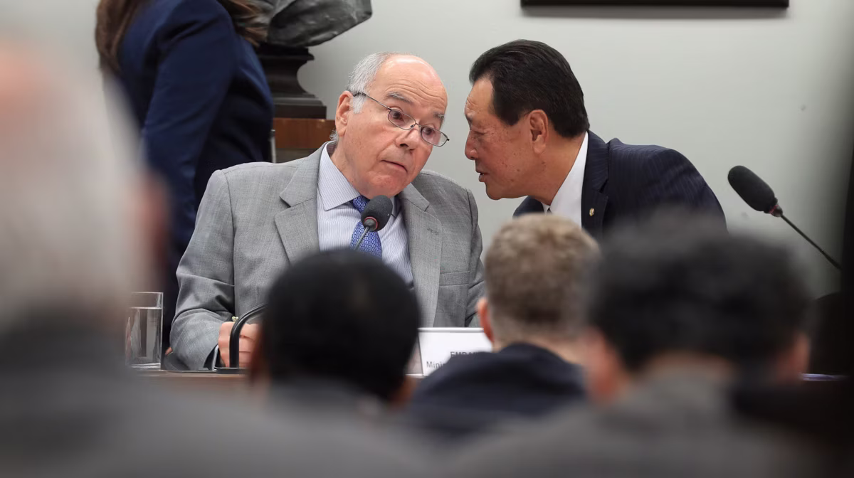 A data da convocação de Mauro Vieira (à esq.) à Câmara dos Deputados ainda será definida