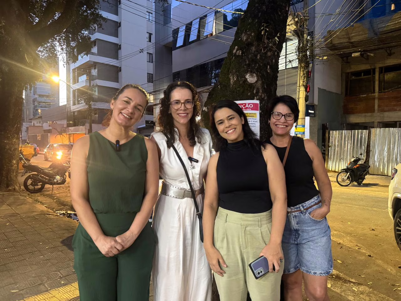 Voluntárias da Cat For Help.