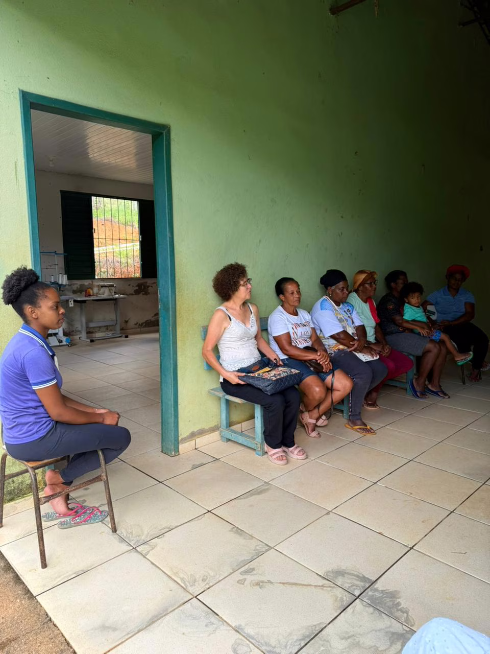 A proposta do projeto é fortalecer o protagonismo feminino e valorizar os saberes tradicionais, utilizando a arte têxtil como ferramenta de expressão cultural e também como possibilidade de geração de renda para as participantes.