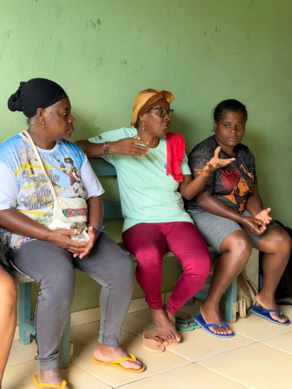 A proposta do projeto é fortalecer o protagonismo feminino e valorizar os saberes tradicionais, utilizando a arte têxtil como ferramenta de expressão cultural e também como possibilidade de geração de renda para as participantes.