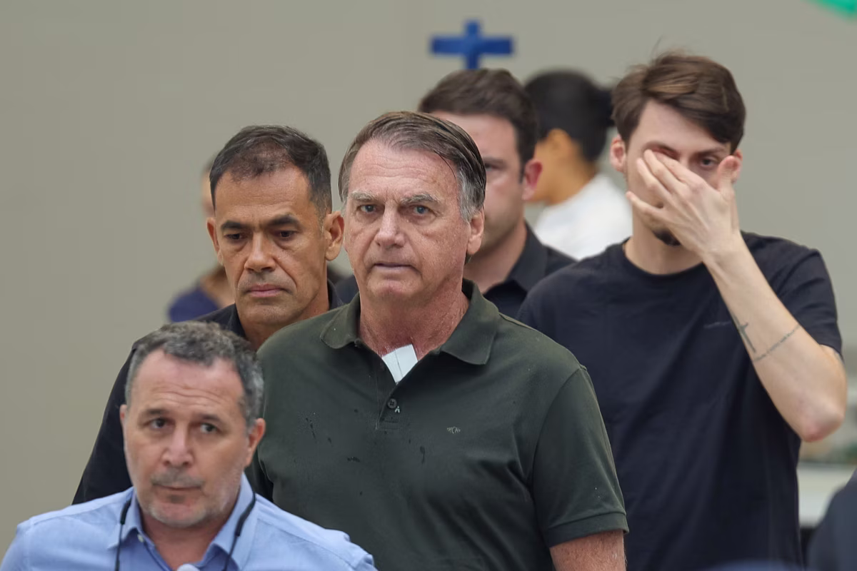 Jair Bolsonaro está internado em UTI desde a sexta-feira (13/3), após passar mal na Papudinha