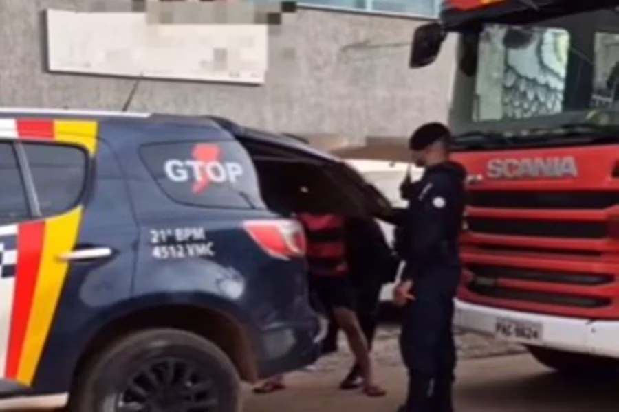 Após ser agredida, mulher desarma companheiro e o esfaqueia no braço