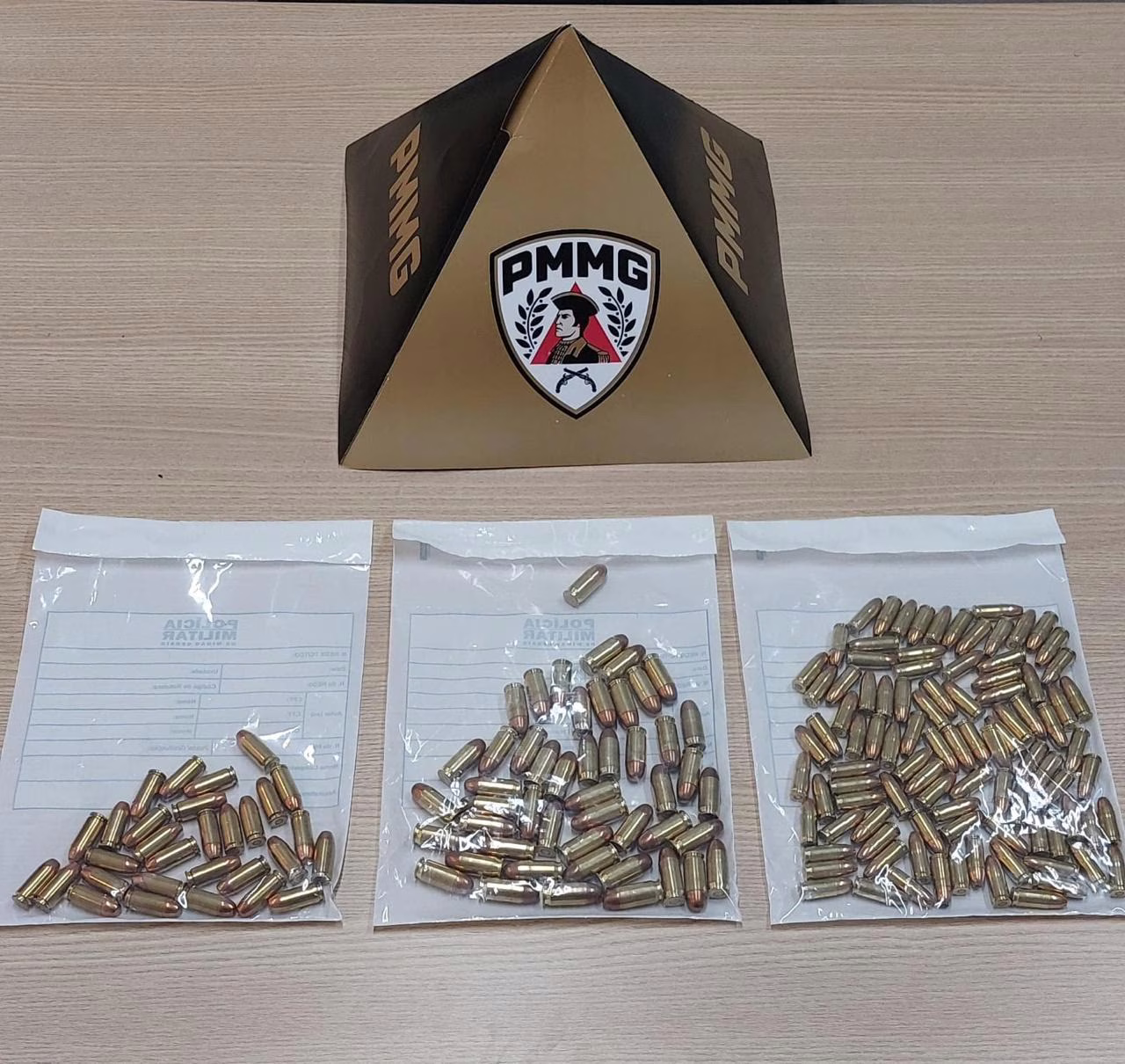 Polícia Militar apreende grande quantidade de munições de uso restrito. 