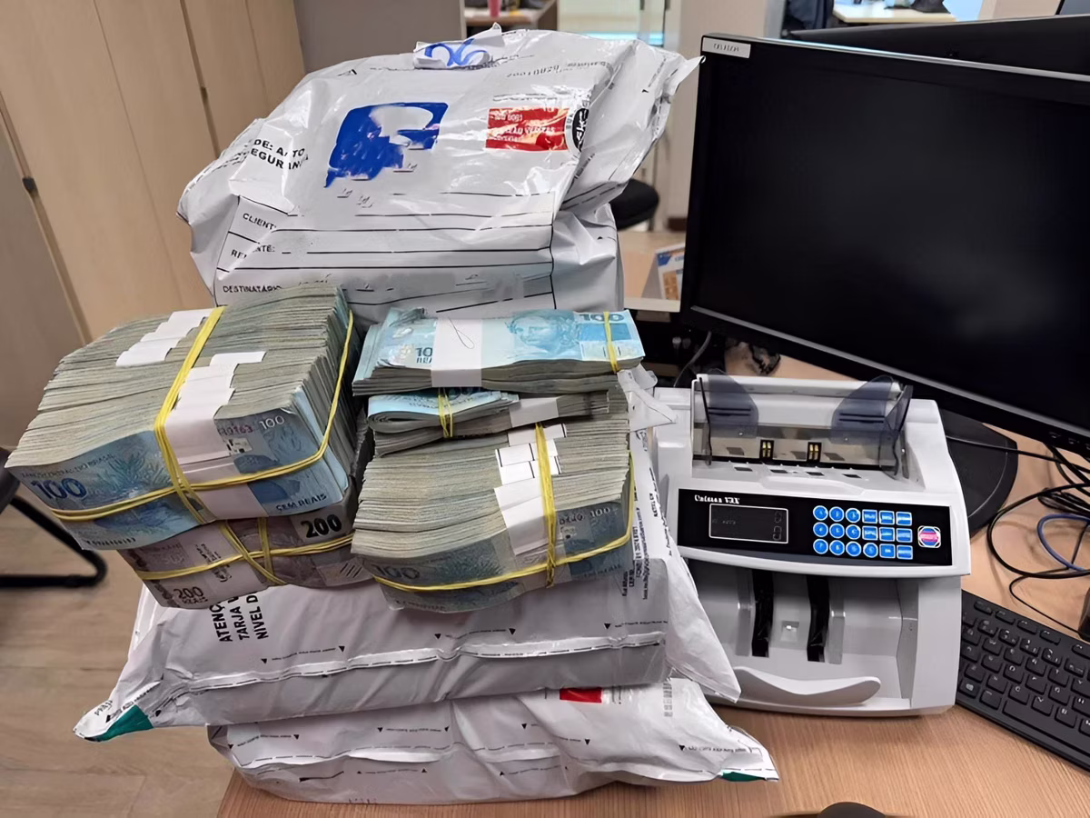 Grupo foi preso após sacar R$ 2,7 milhões em uma agência bancária no centro do Recife (PE)