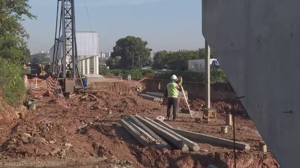 Obra de construção do corredor BRT-ABC que deveria ter sido entregues em 2023 e ainda não foram concluídas.