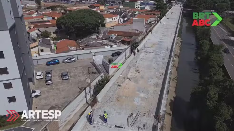 Obra de construção do corredor BRT-ABC que deveria ter sido entregues em 2023 e ainda não foram concluídas.