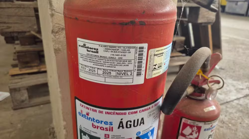 Em Nova Odessa, foi identificado que almoxarifado de escola municipal não possui AVCB e os extintores estão vencidos