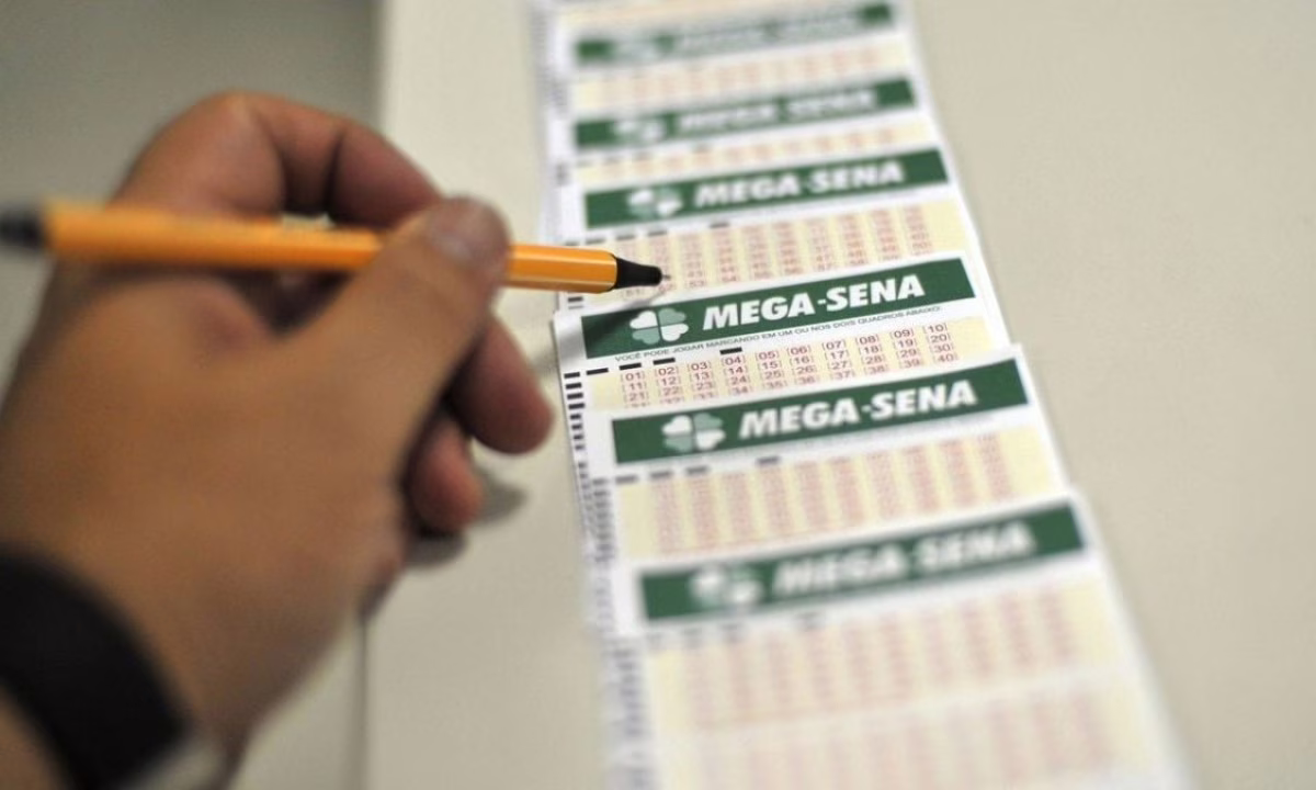 O preenchimento do volante da Mega-Sena, seja em aposta individual ou bolão, é o primeiro passo rumo ao prêmio milionário.
