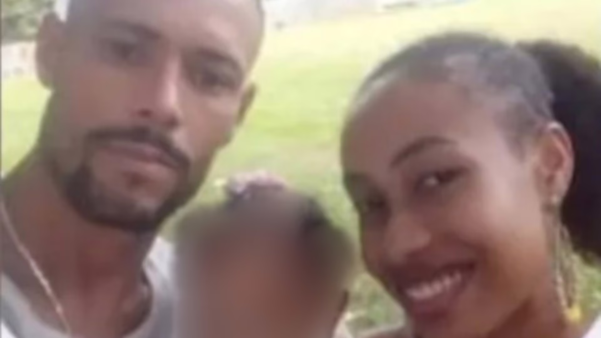 Quando os militares chegaram ao local, encontraram os dois caídos em um dos quartos, já sem sinais vitais.