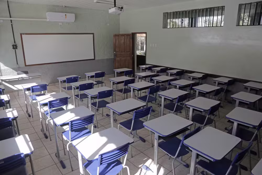 Sala de aula de escola pública em Roraima
