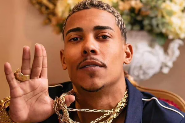 O funkeiro Poze do Rodo disse que teve R$ 2 milhões em joias roubados