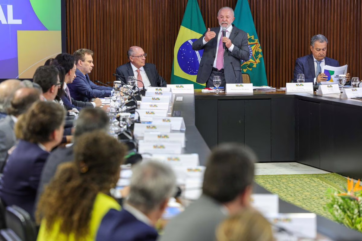 Governo Lula divulga nomes de novos ministros