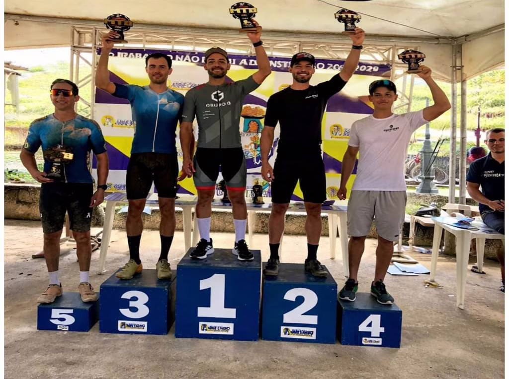 16.03 - Ciclistas de Timóteo participam de competição de mTB