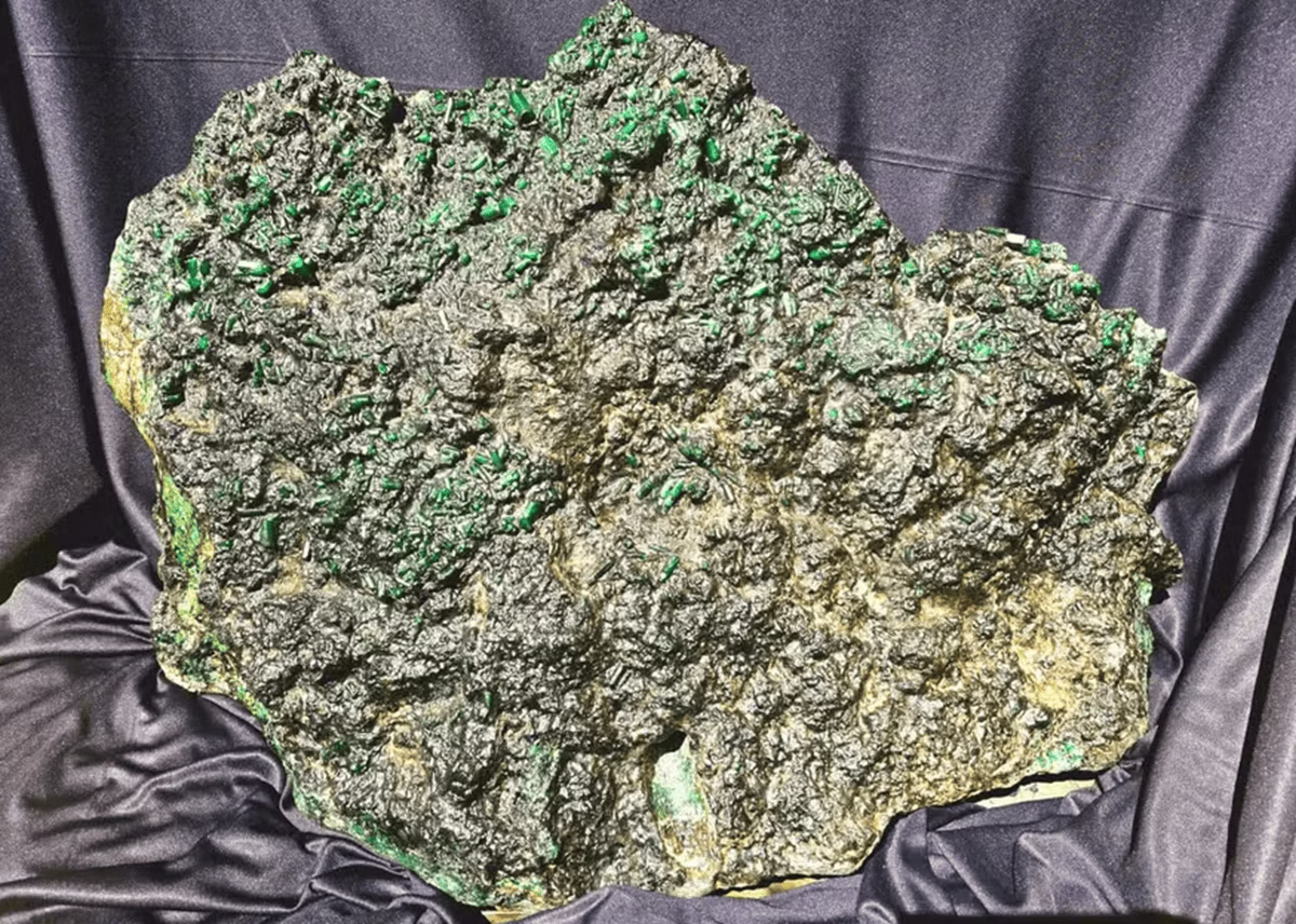 Esmeralda baiana foi apelidada de Selena e vale milhões de reais