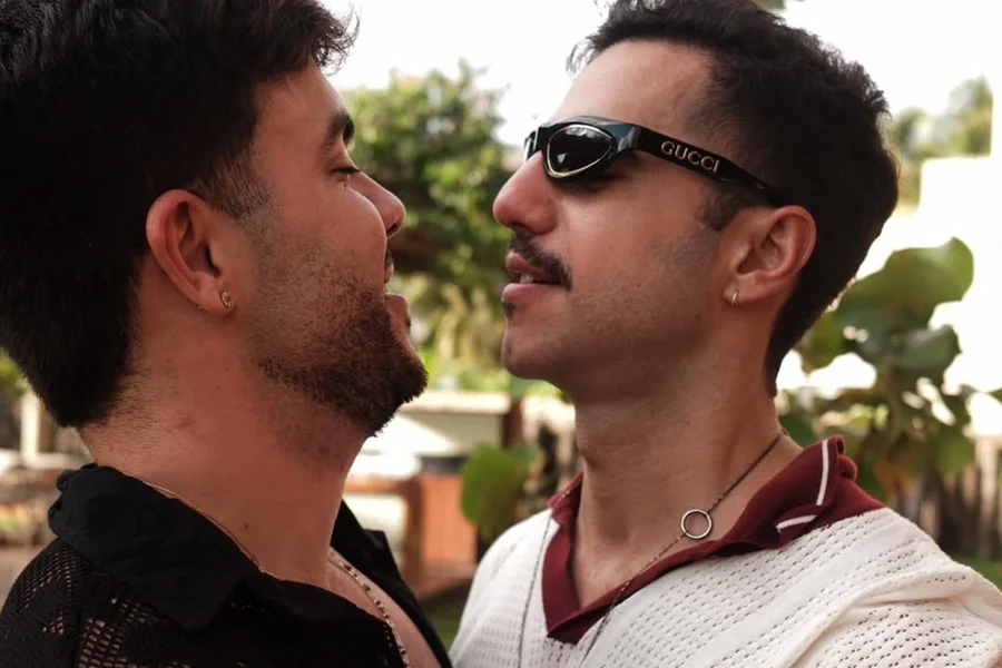 O influenciador e o ex-BBB estão juntos em São Miguel dos Milagres, Alagoas, e compartilharam alguns registros com os seguidores