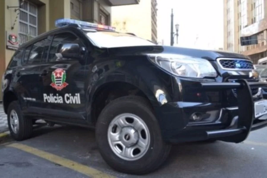 Segundo a polícia, a quadrilha alvo da operação atua de forma estruturada, com divisão de funções e indícios de movimentar dinheiro ilícito.