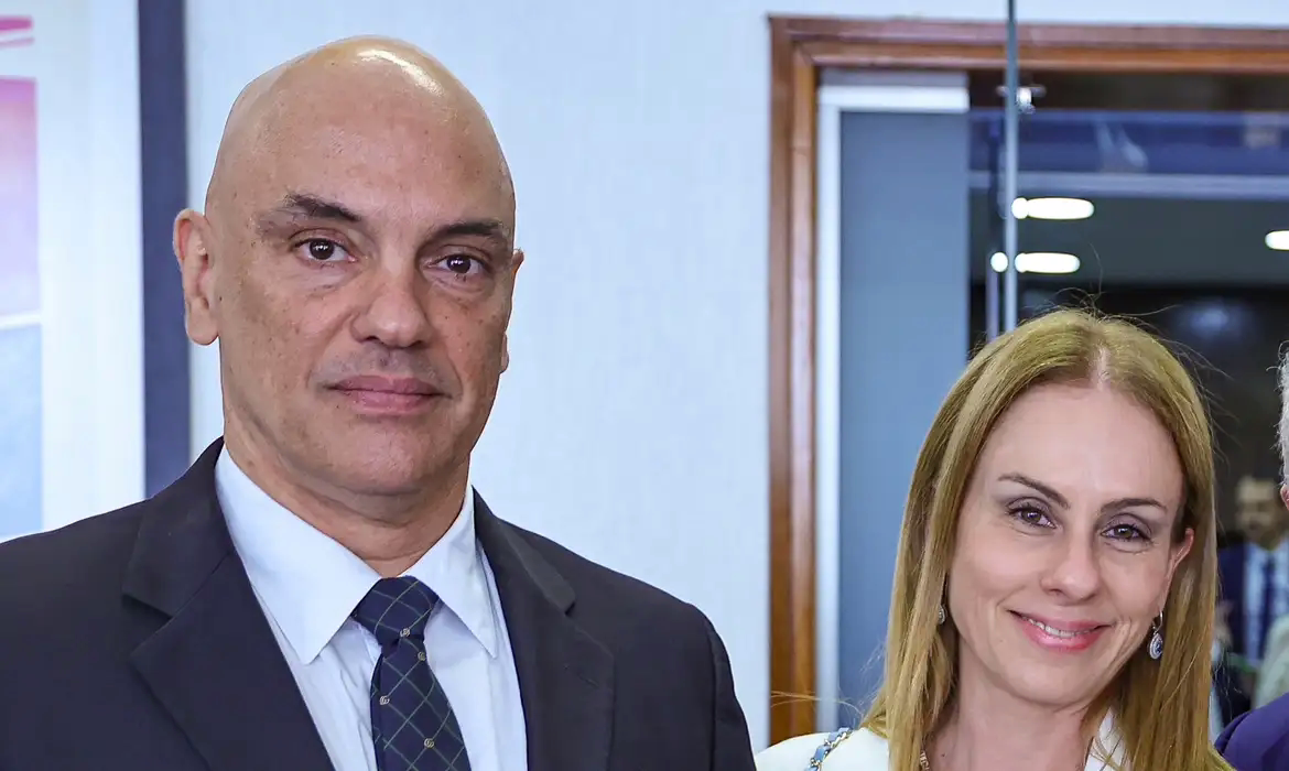 Viviane Barci de Moraes, mulher do ministro do STF , é uma das sócias do escritório, que tinha um contrato com banco de Vorcaro.