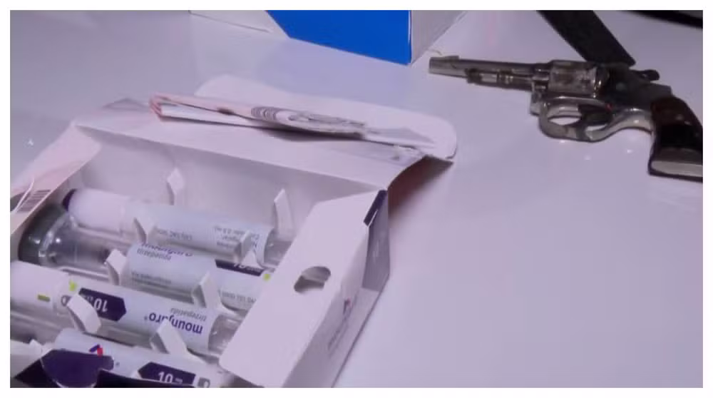 Mounjaro recuperado e arma apreendida pela PM. Quatro suspeitos foram detidos